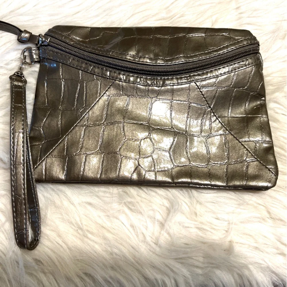 Chateau Metallic Color Clutch - Picture 8 of 10
